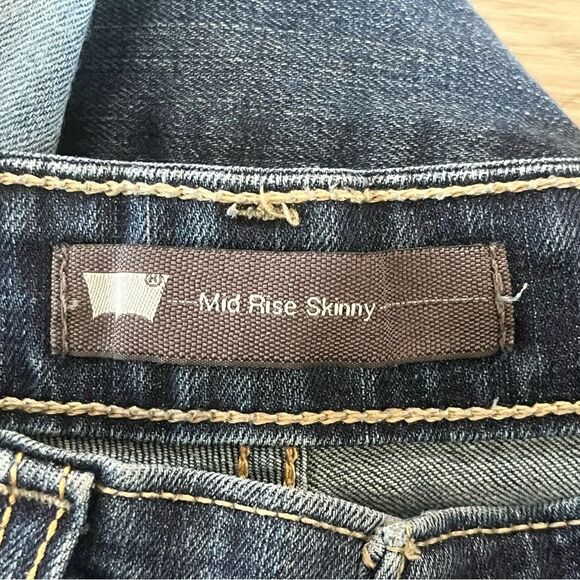 Levi’s Mid-Rise Distressed Blue Denim Skinny Jeans Size W28 L32 6M - Picture 6 of 9